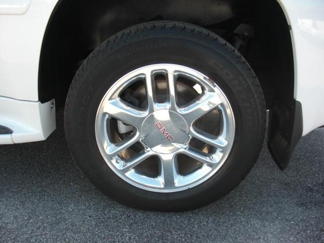 GMC Envoy 2008 photo 1