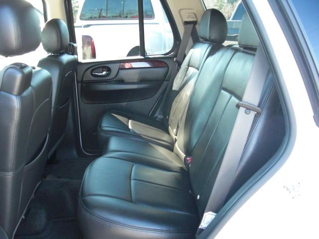 GMC Envoy 2008 photo 2