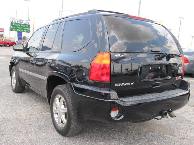 GMC Envoy 2008 photo 2