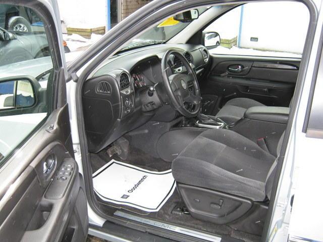 GMC Envoy 2008 photo 2