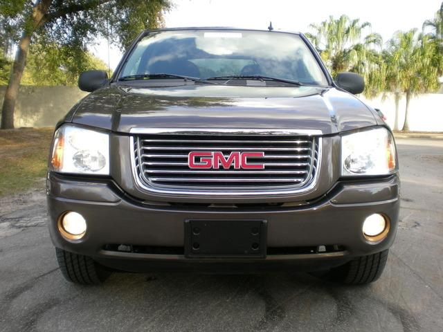 GMC Envoy 2008 photo 2