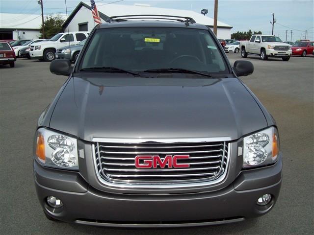 GMC Envoy 2008 photo 2