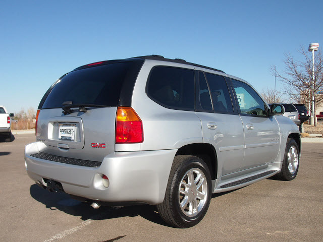GMC Envoy EX Sedan 4D Unspecified