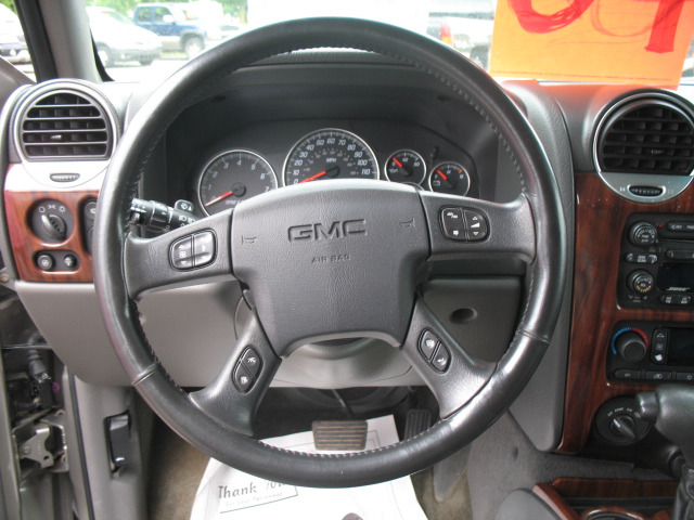 GMC Envoy XL LS 2500 HD SUV