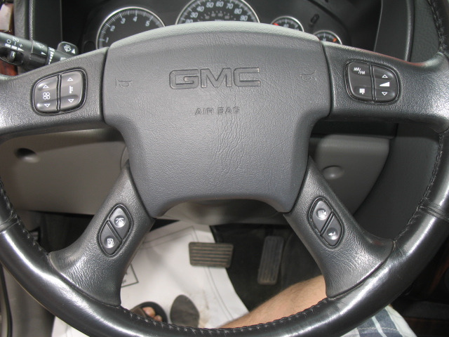 GMC Envoy XL 2002 photo 10