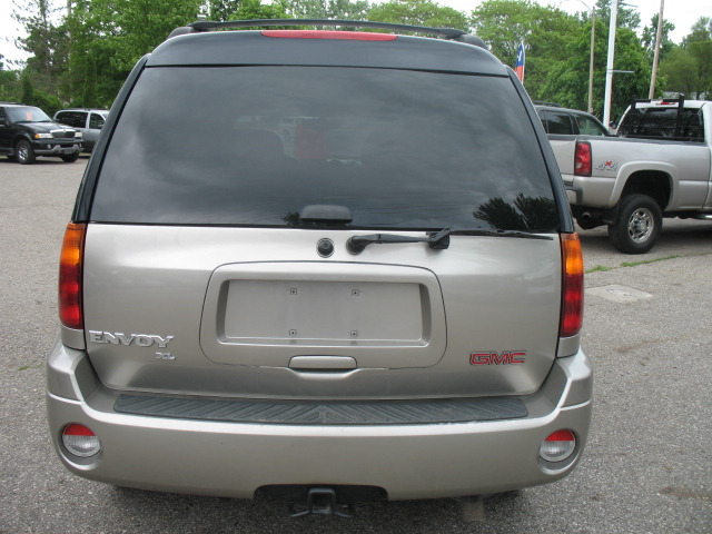 GMC Envoy XL 2002 photo 11