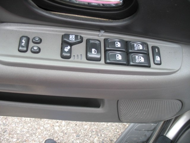 GMC Envoy XL 2002 photo 13