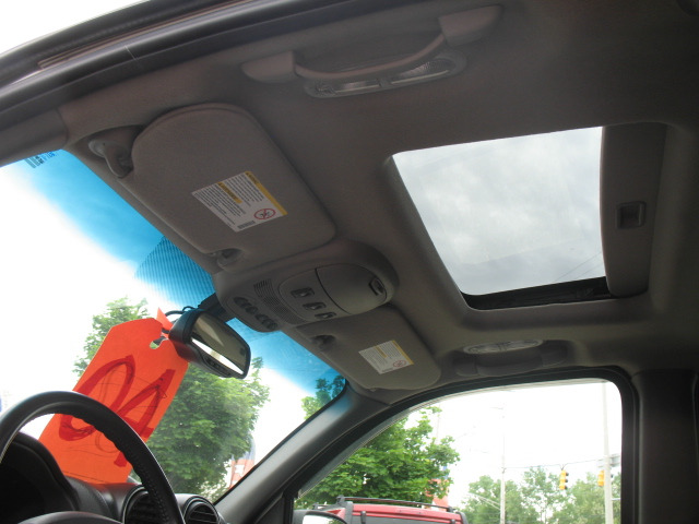 GMC Envoy XL 2002 photo 18