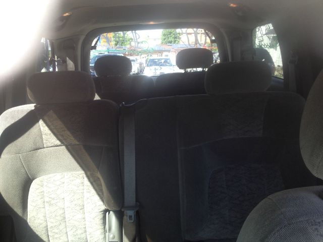 GMC Envoy XL 2002 photo 2