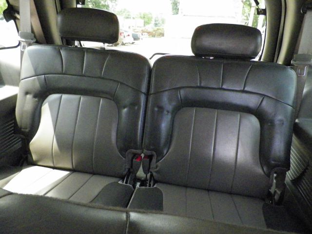 GMC Envoy XL 4dr 2.9L Twin Turbo AWD SUV SUV