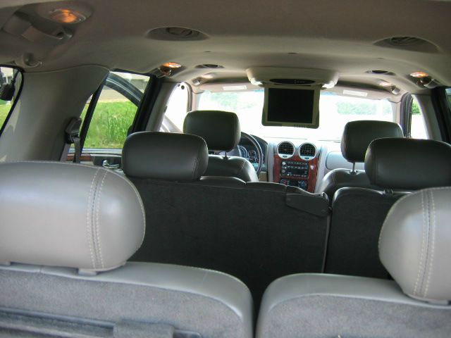 GMC Envoy XL LS 2500 HD SUV