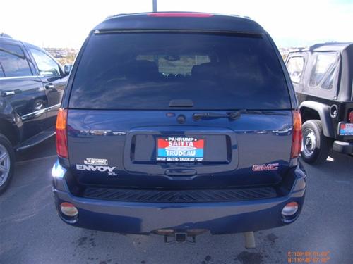 GMC Envoy XL 2003 photo 3