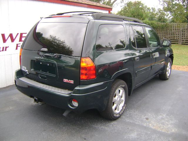 GMC Envoy XL 2003 photo 2