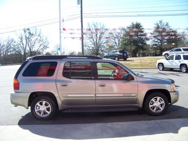 GMC Envoy XL 2003 photo 2