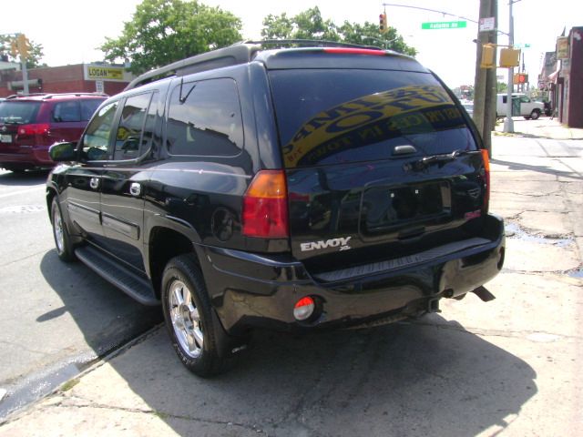 GMC Envoy XL 2003 photo 2