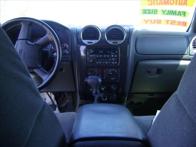 GMC Envoy XL 2003 photo 2