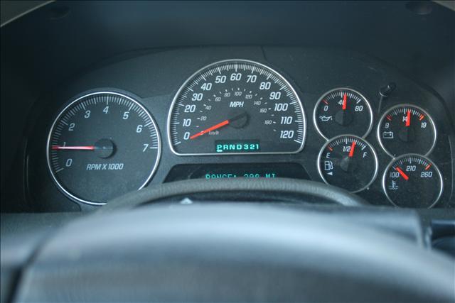 GMC Envoy XL 2003 photo 2