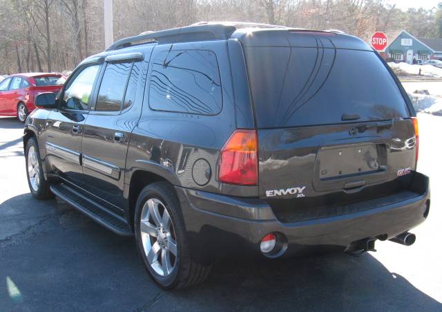 GMC Envoy XL 2003 photo 3