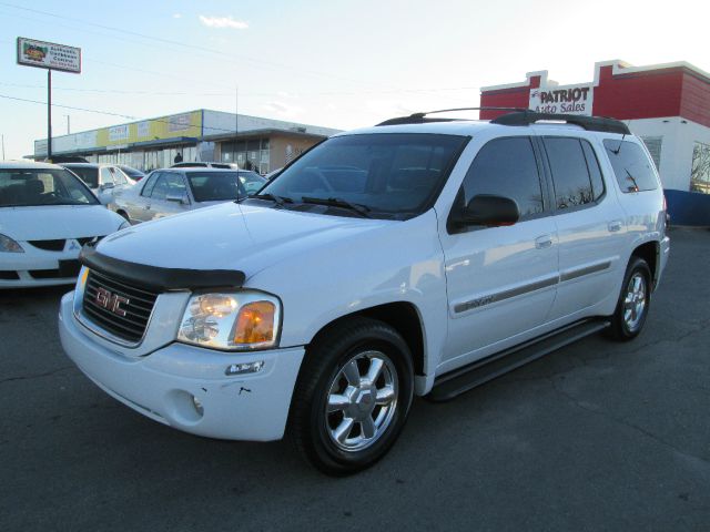 GMC Envoy XL 2003 photo 2