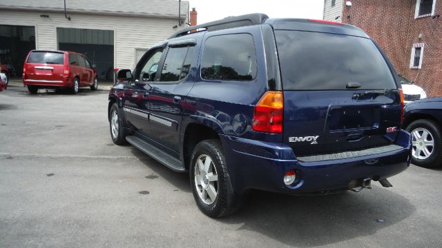 GMC Envoy XL 2004 photo 1