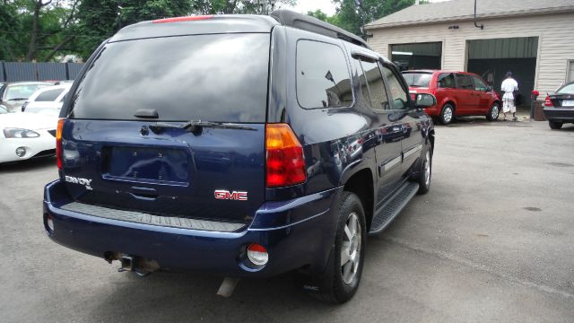 GMC Envoy XL 2004 photo 3