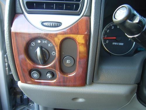 GMC Envoy XL 2004 photo 2