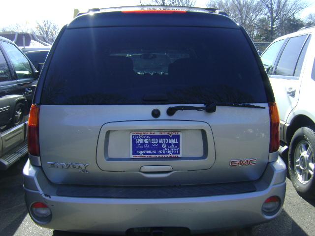 GMC Envoy XL 2004 photo 2