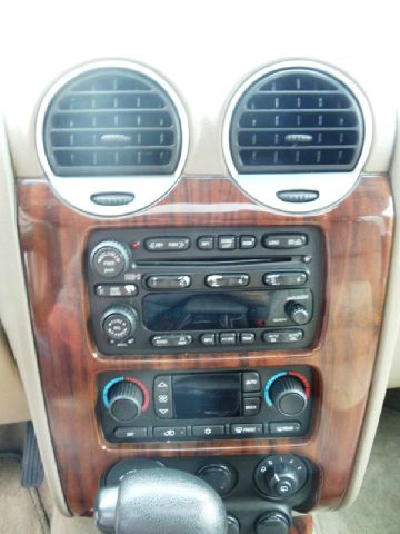 GMC Envoy XL 2004 photo 1