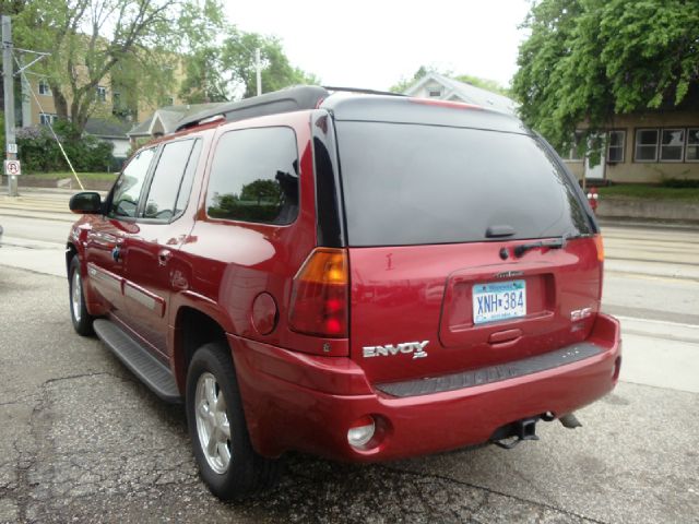 GMC Envoy XL 2004 photo 2