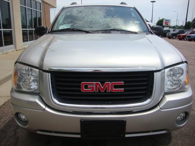 GMC Envoy XL 2004 photo 1