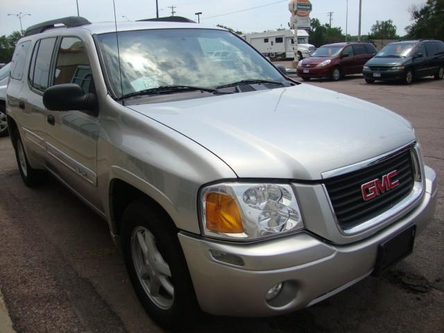 GMC Envoy XL 2004 photo 2