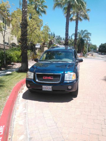 GMC Envoy XL 2004 photo 2