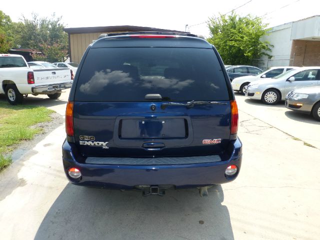 GMC Envoy XL 2004 photo 3