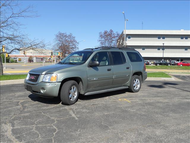 GMC Envoy XL 2004 photo 2