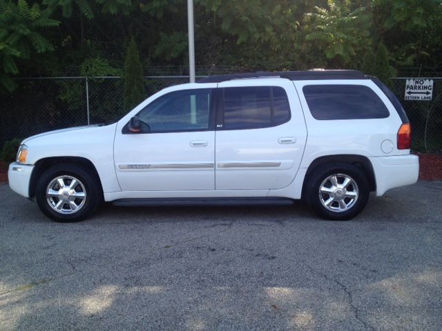 GMC Envoy XL 2004 photo 2