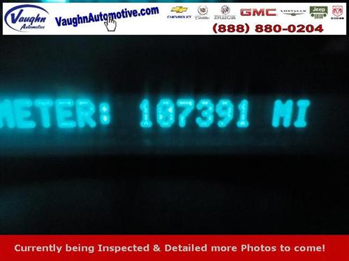 GMC Envoy XL 2004 photo 2