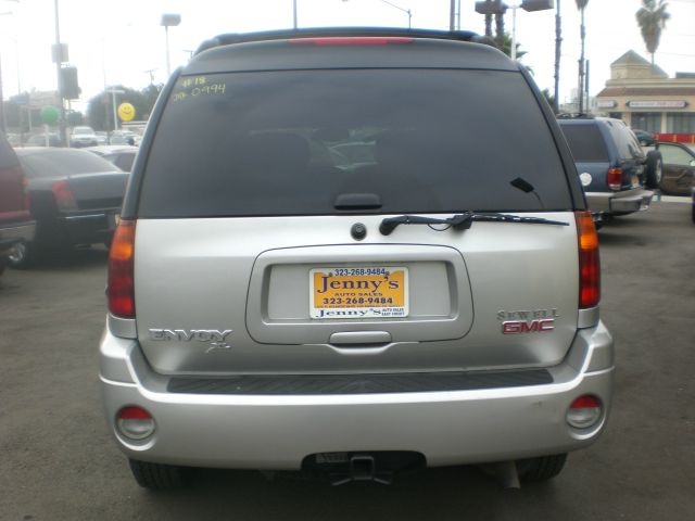 GMC Envoy XL 2004 photo 3