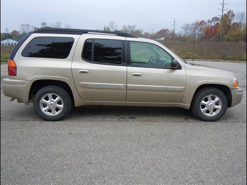 GMC Envoy XL 2004 photo 1