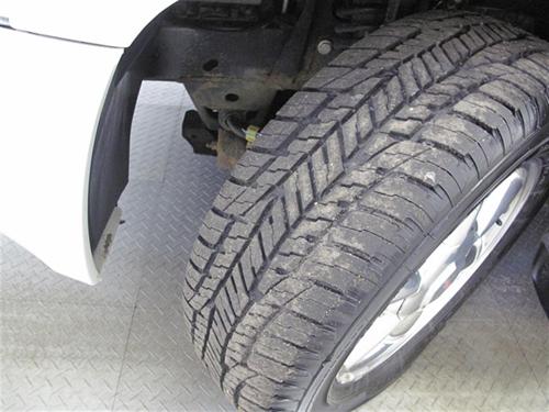 GMC Envoy XL 2004 photo 2