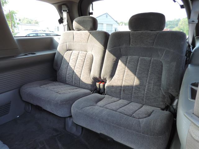 GMC Envoy XL 2004 photo 1