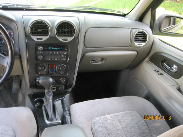 GMC Envoy XL 2004 photo 14