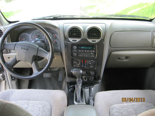 GMC Envoy XL 2004 photo 15