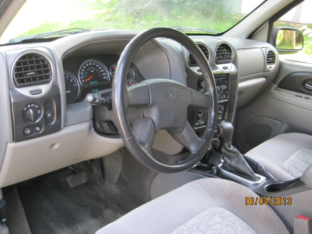 GMC Envoy XL 2004 photo 17