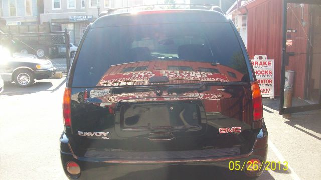 GMC Envoy XL 2004 photo 11