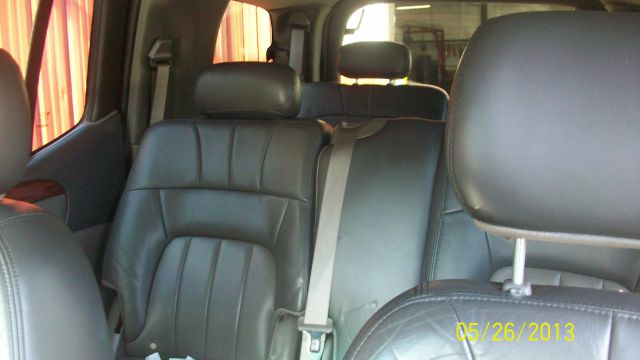 GMC Envoy XL 2004 photo 2