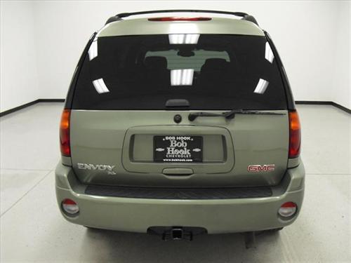 GMC Envoy XL 2004 photo 2