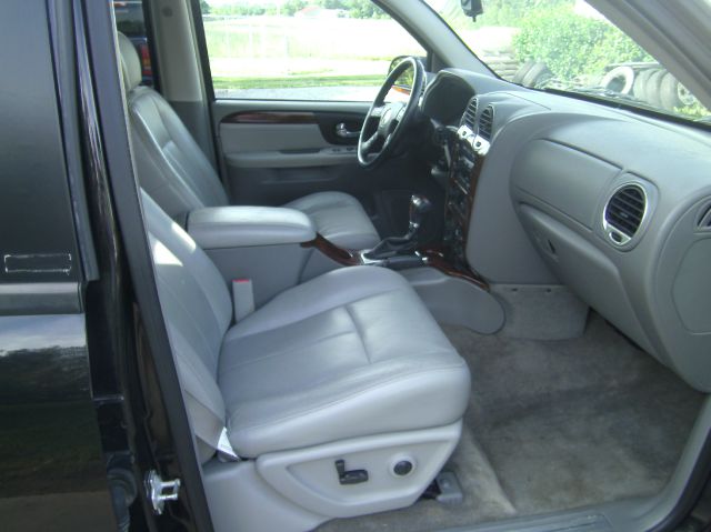 GMC Envoy XL 2005 photo 2