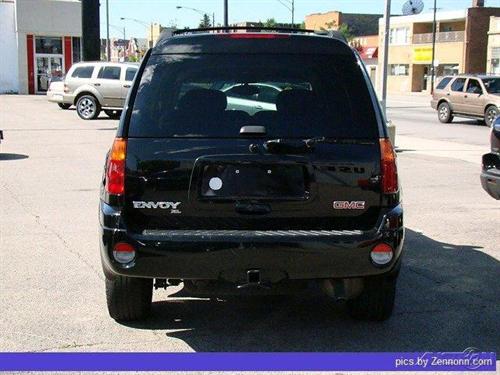 GMC Envoy XL 2005 photo 2