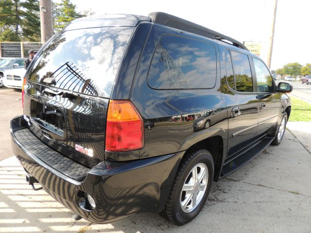 GMC Envoy XL 2005 photo 1