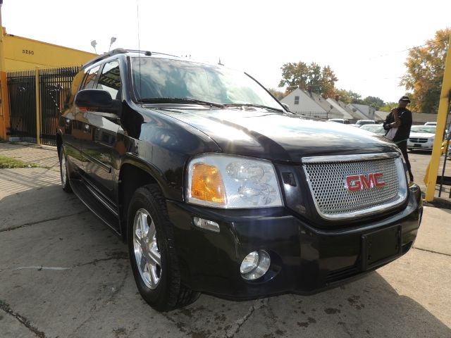 GMC Envoy XL 2005 photo 2